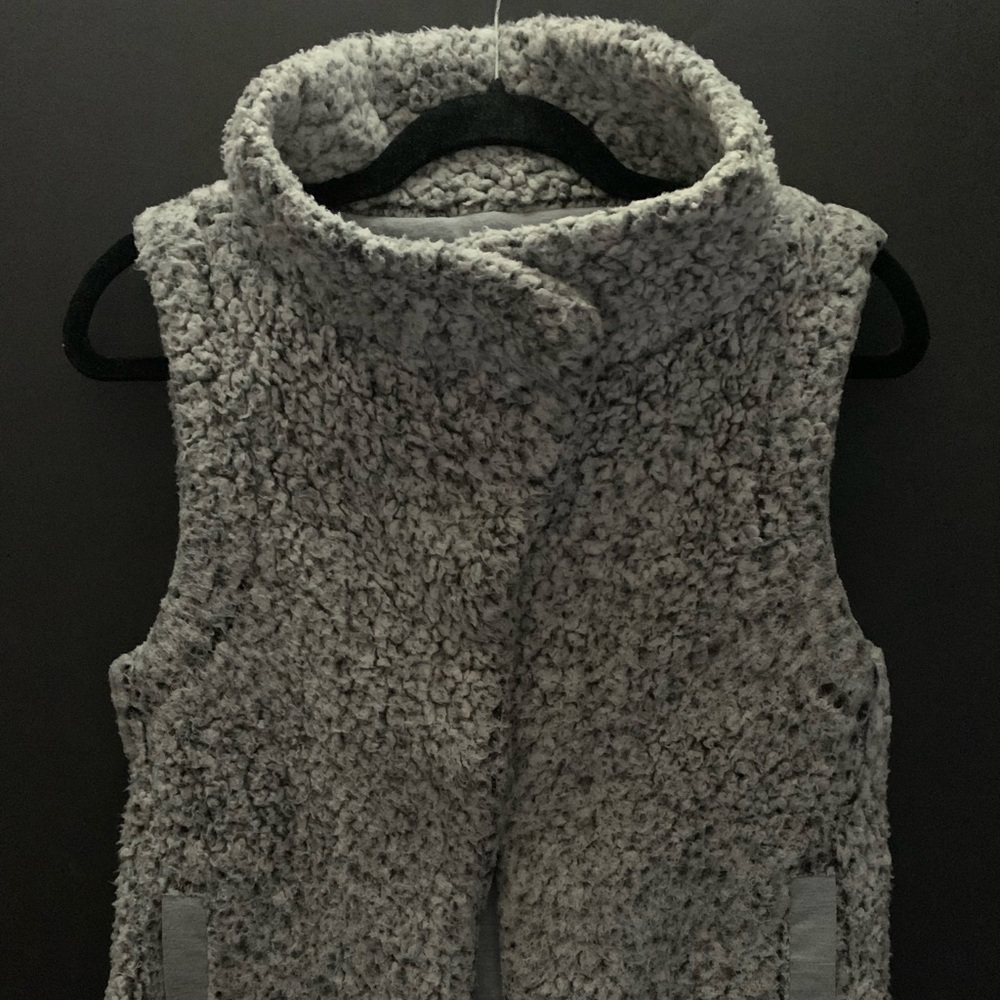 Dylan by true grit gray Sherpa vest